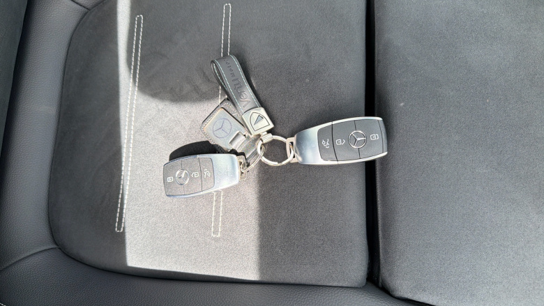 Mercedes-Benz A-Class A250e AMG Line Premium Plus Edition 4dr Auto Saloon